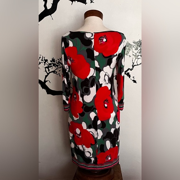 Trina Turk Form Fitting Flirty Floral Poppy Dress Size 2 - Picture 2 of 9